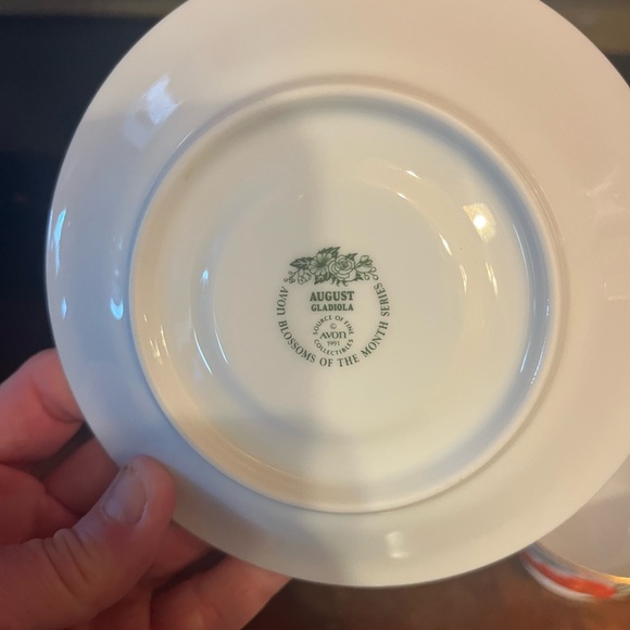 AUGUST Vintage AVON ‘Blossoms Of The Month’ August Gladiola 1991 Cup & Saucer - Picture 8 of 10